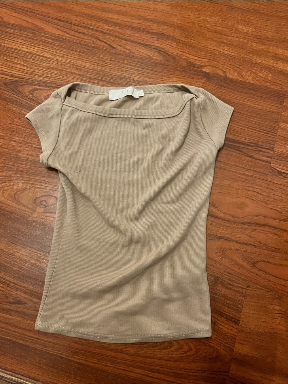 Square-Neck Cap Sleeve Top in Taupe